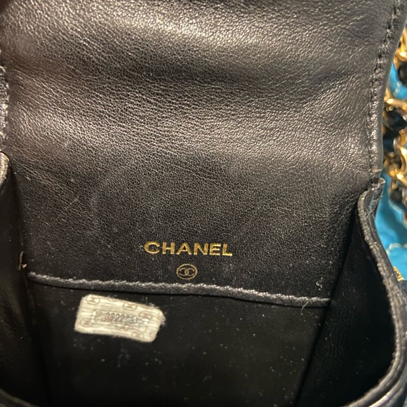 100% authentic Chanel bag! 24k hardware. Rare find. - Picture 7 of 16